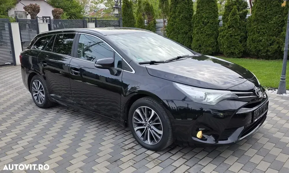 Toyota Avensis III 2.0 D-4D Executive — imagine 4