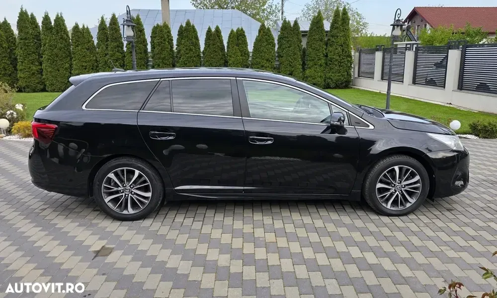 Toyota Avensis III 2.0 D-4D Executive — imagine 5
