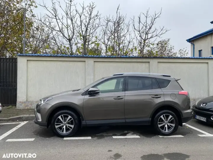 Toyota RAV4 IV 2.0 D-4D 2WD Luxury