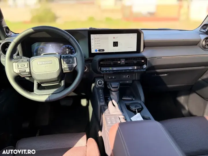 Toyota Land Cruiser 2.8l D-4D 204 CP A/T 7 locuri Luxury AVS Brown