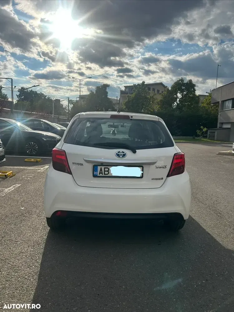 Toyota Yaris 1.5 VVT-i HSD Luna — imagine 4
