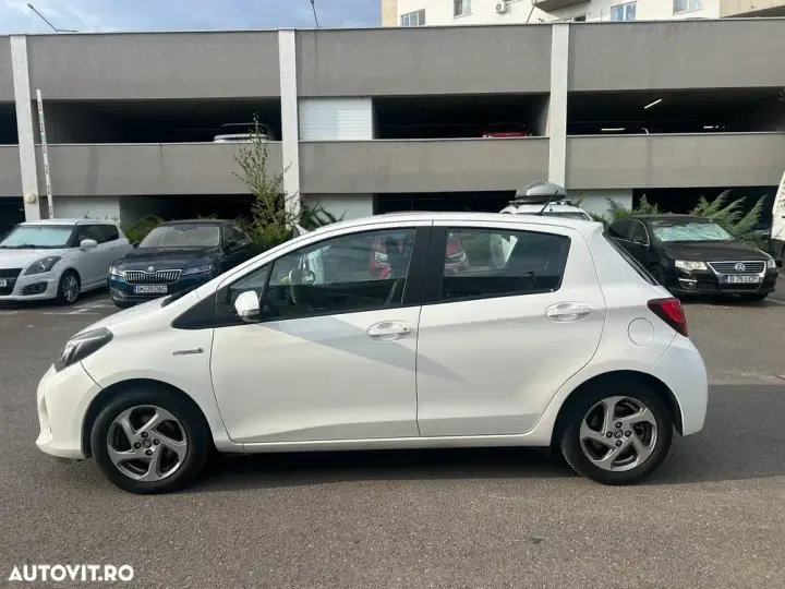 Toyota Yaris 1.5 VVT-i HSD Luna