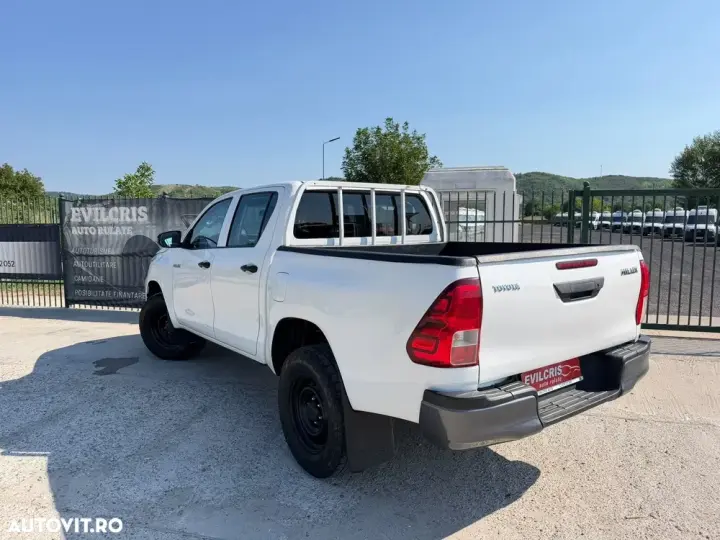 Toyota Hilux VIII 2.4D 150CP 4x4 Double Cab 6MT Style