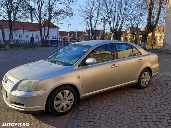 Toyota Avensis II 2.0 D4D Sdn. Terra