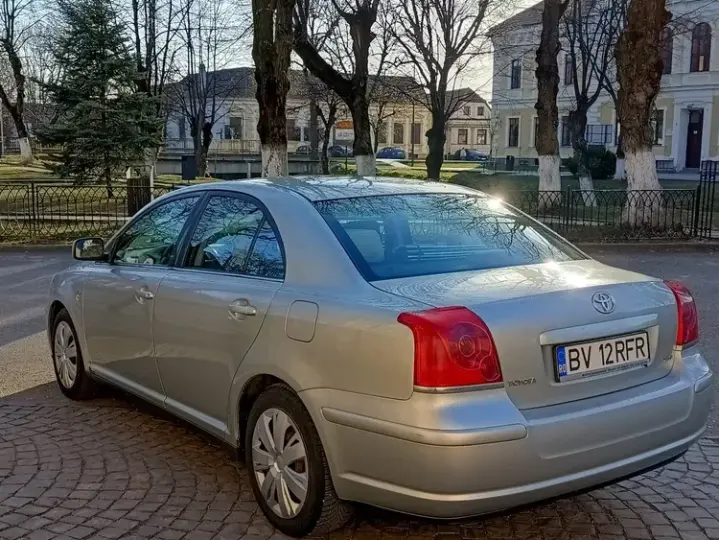 Toyota Avensis II 2.0 D4D Sdn. Terra