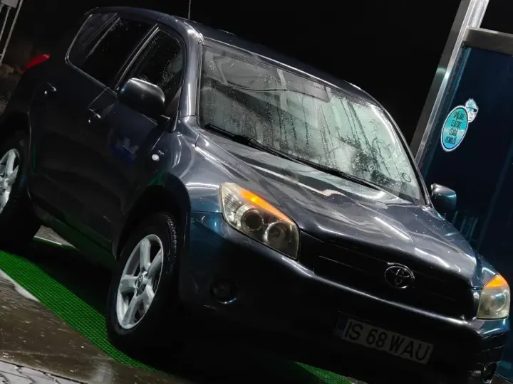 Toyota RAV4 III