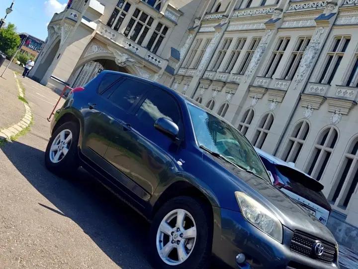 Toyota RAV4 III