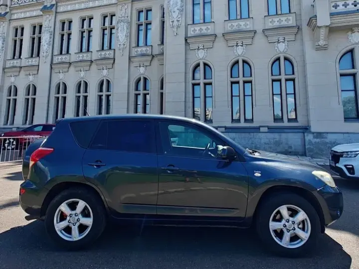 Toyota RAV4 III