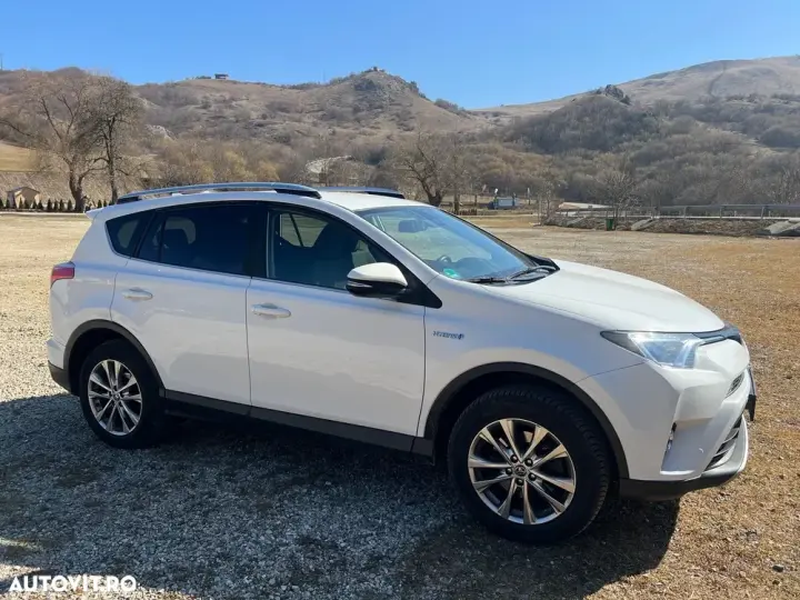 Toyota RAV4 IV