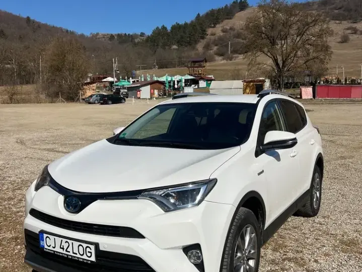 Toyota RAV4 IV