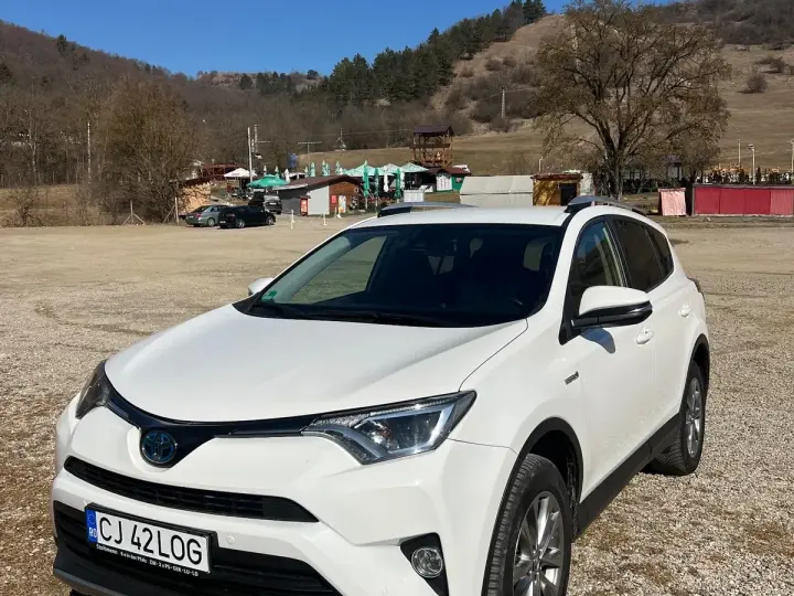 Toyota RAV4 IV