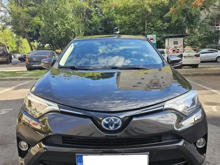 Toyota RAV4 IV