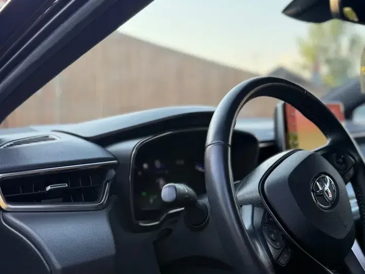 Toyota Corolla XII 1.8 HSD Business