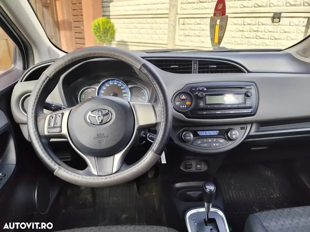 Toyota Yaris — imagine 5