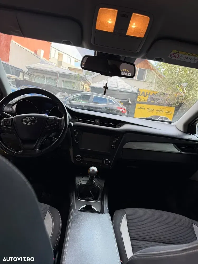 Toyota Avensis III 2.0 D-4D Executive — imagine 2