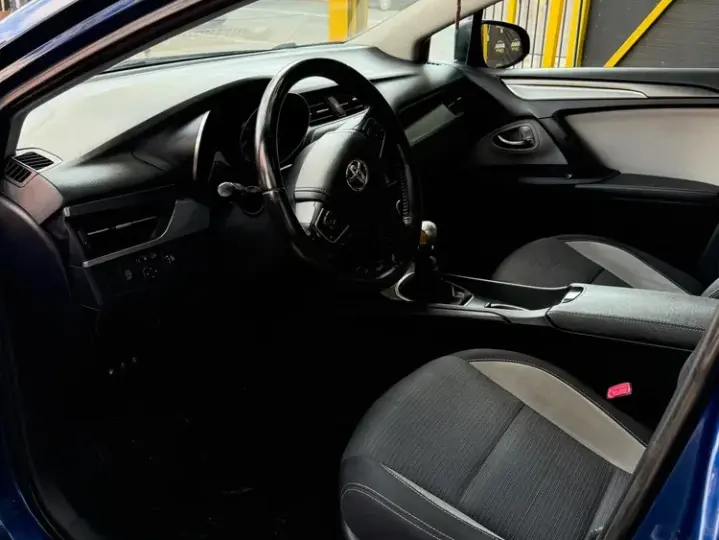 Toyota Avensis III 2.0 D-4D Executive