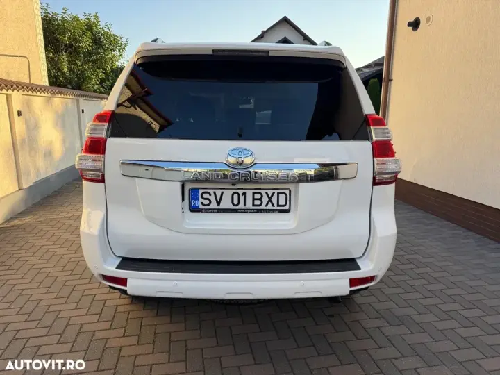 Toyota Land Cruiser 2.8l Turbo D-4D M/T Executive