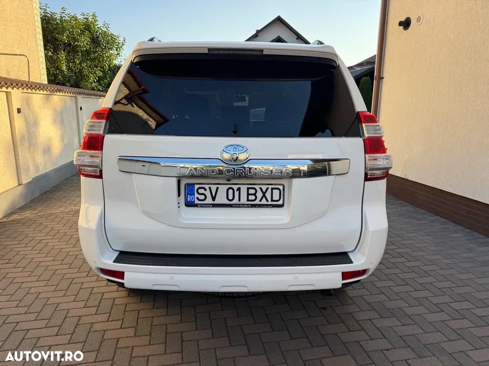 Toyota Land Cruiser 2.8l Turbo D-4D M/T Executive — imagine 5