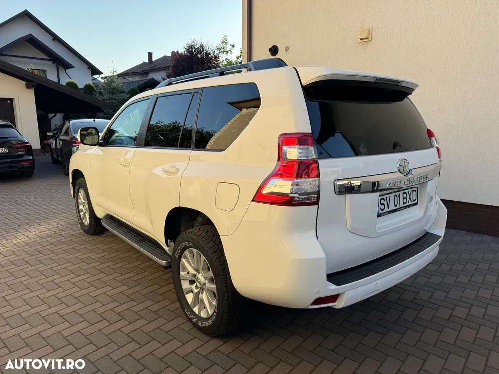 Toyota Land Cruiser 2.8l Turbo D-4D M/T Executive — imagine 4