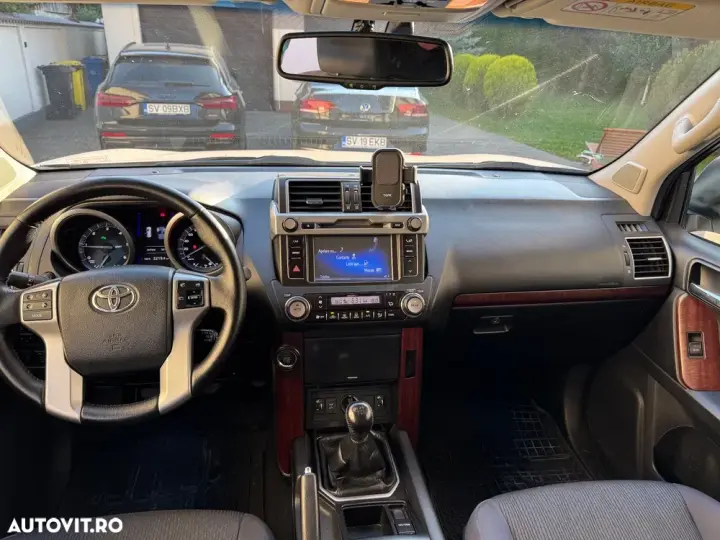 Toyota Land Cruiser 2.8l Turbo D-4D M/T Executive