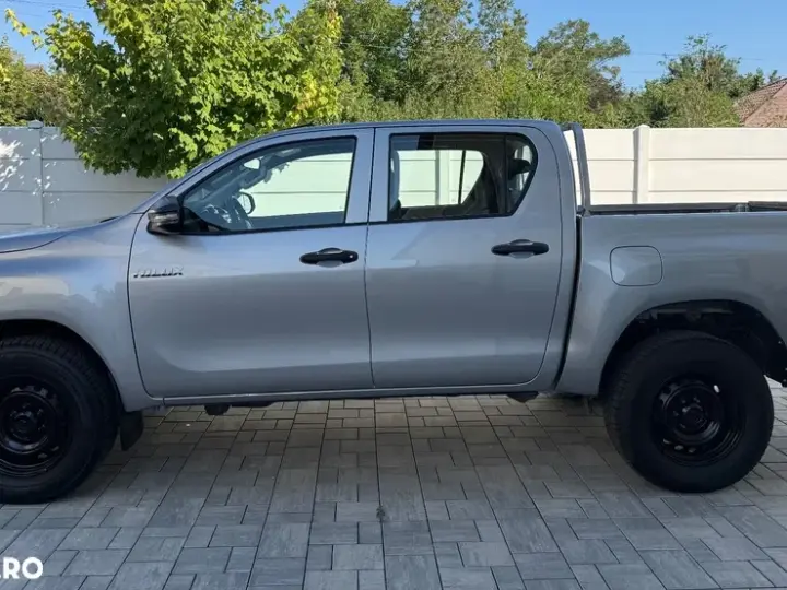 Toyota Hilux VIII 4x4 Double Cab M/T Comfort