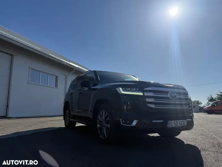 Toyota Land Cruiser 300