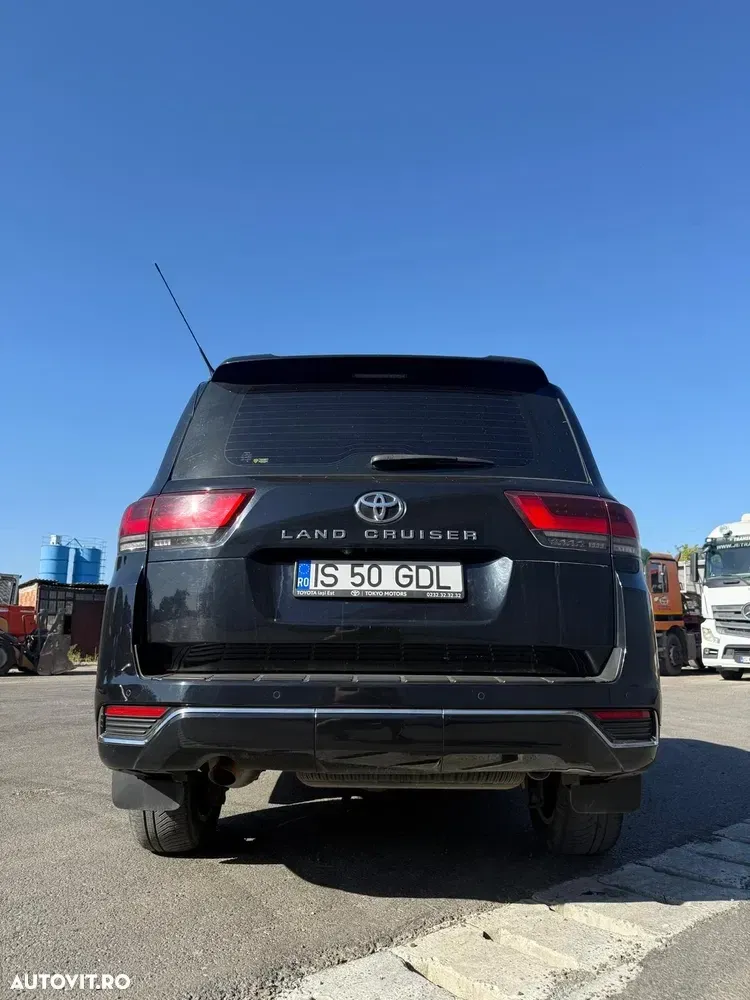 Toyota Land Cruiser 300 — imagine 4