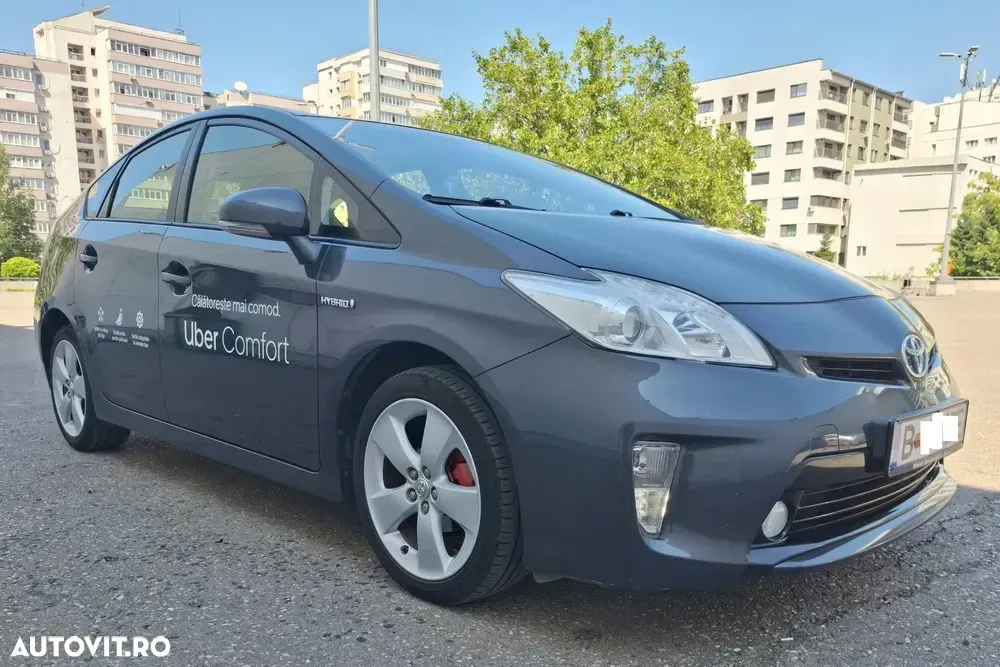 Toyota Prius III Hybrid — imagine 4