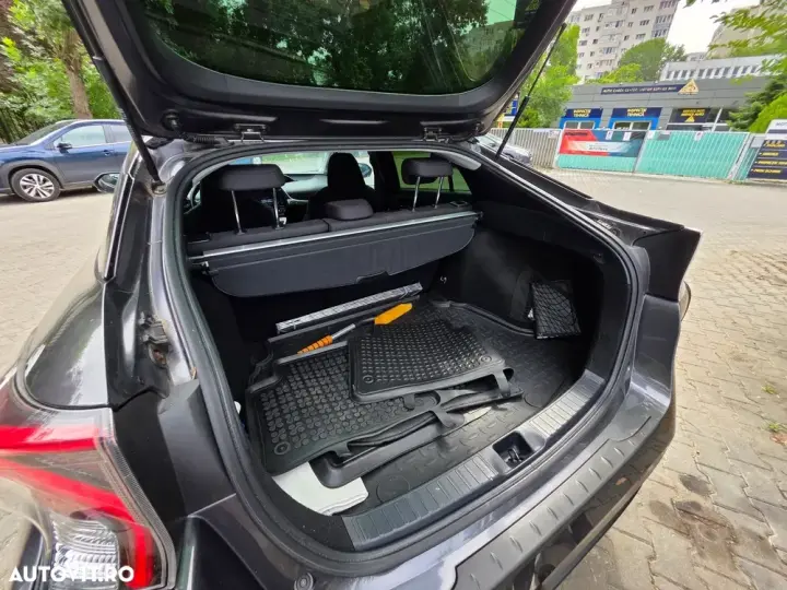 Toyota Prius IV 1.8 Dual VVT-i Sol
