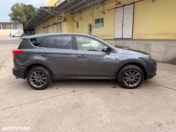 Toyota RAV4 IV 2.2 D-4D Luxury