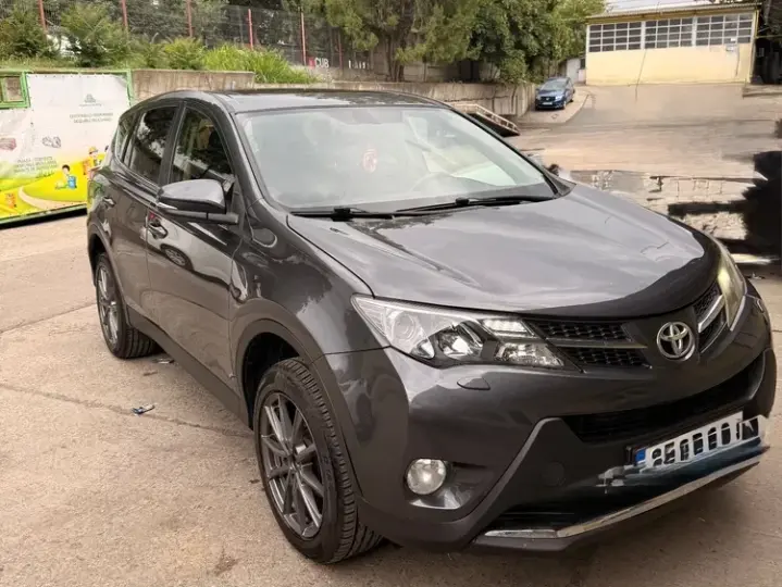 Toyota RAV4 IV 2.2 D-4D Luxury