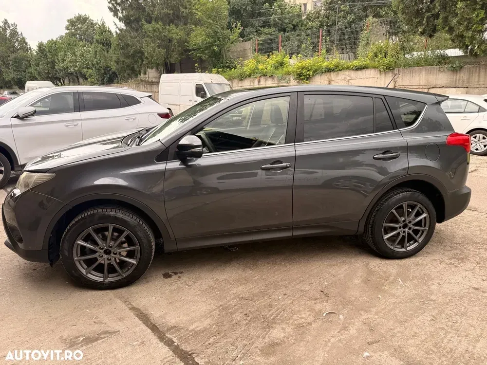 Toyota RAV4 IV 2.2 D-4D Luxury — imagine 2
