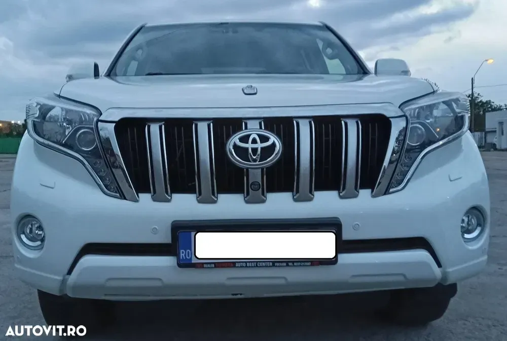 Toyota Land Cruiser 3.0l Turbo D-4D Aut. Luxury — imagine 2