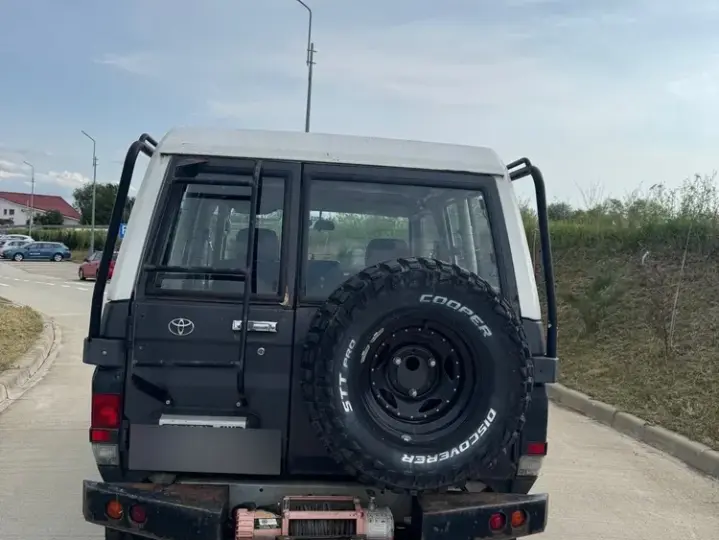 Toyota Land Cruiser
