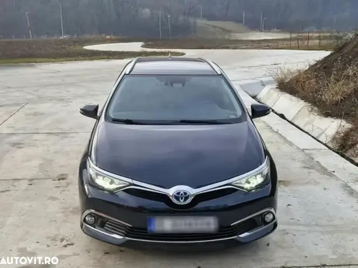 Toyota Auris II 1.8 L VVT-i HSD Sol +