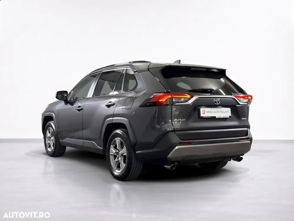 Toyota RAV4 — imagine 3