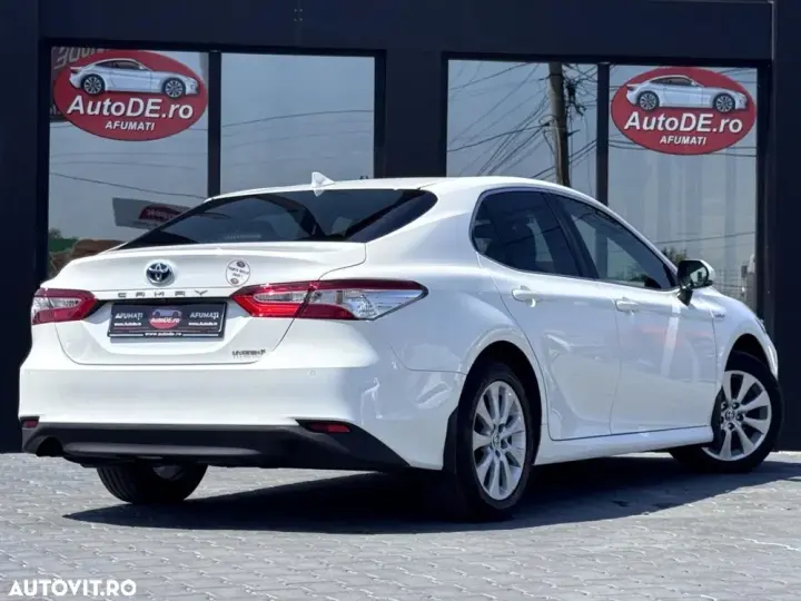 Toyota Camry VIII