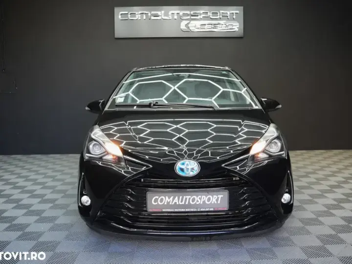 Toyota Yaris 1.5 VVT-i HSD Sol