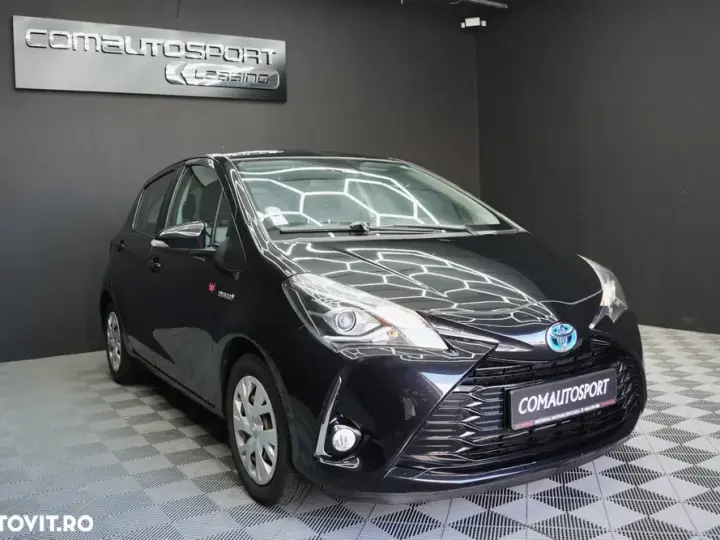 Toyota Yaris 1.5 VVT-i HSD Sol