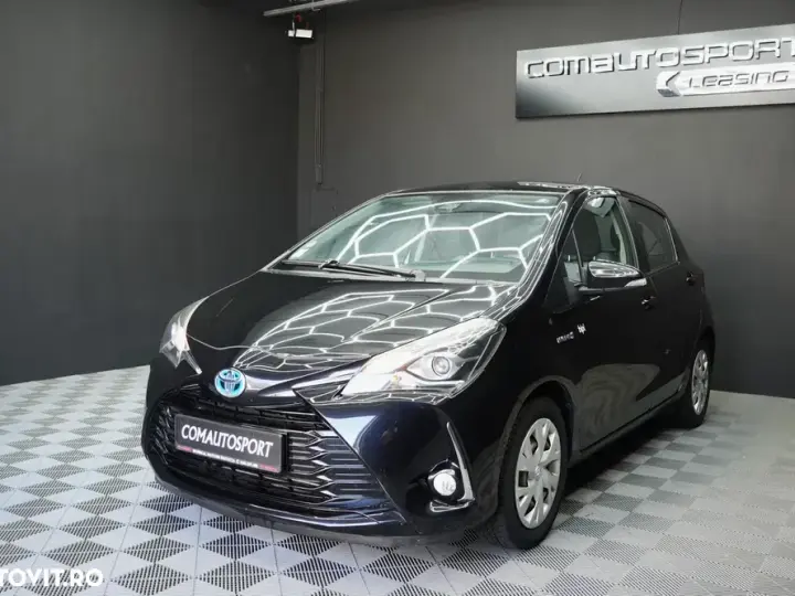 Toyota Yaris 1.5 VVT-i HSD Sol