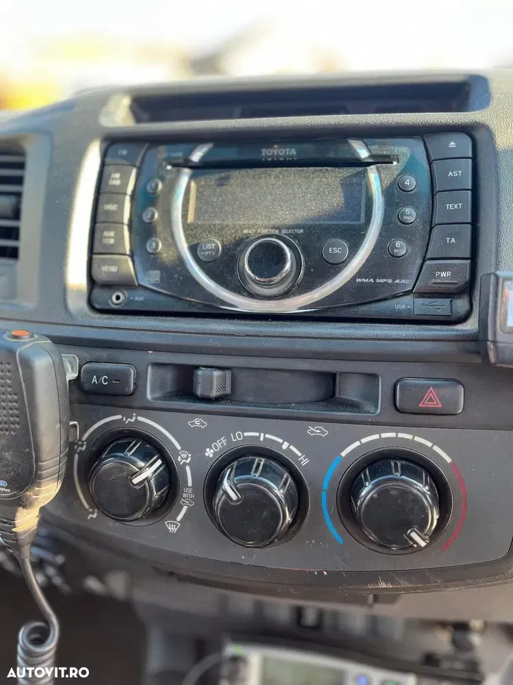 Toyota Hilux VII 4x4 Cabina Dubla Style — imagine 5