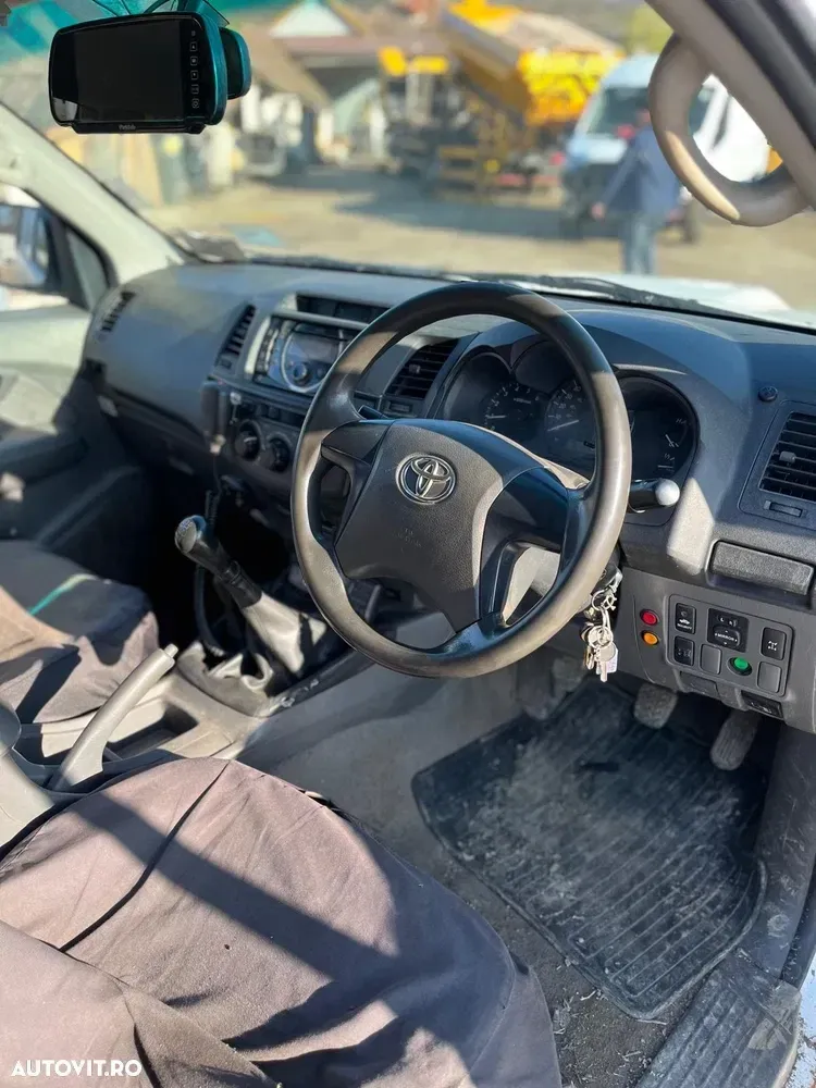Toyota Hilux VII 4x4 Cabina Dubla Style — imagine 2