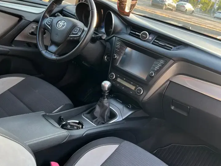 Toyota Avensis III 2.0 D-4D Executive