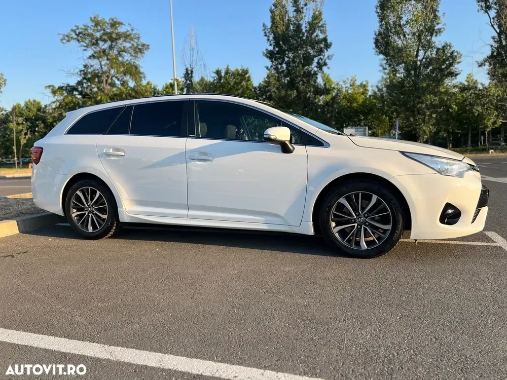 Toyota Avensis III 2.0 D-4D Executive — imagine 4