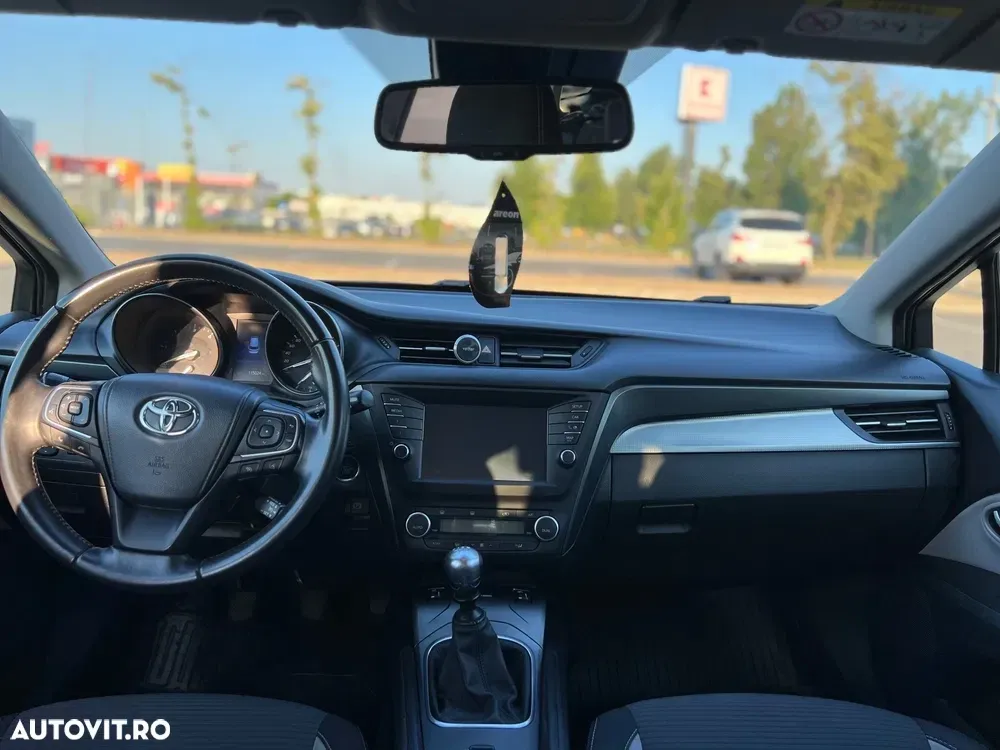 Toyota Avensis III 2.0 D-4D Executive — imagine 5