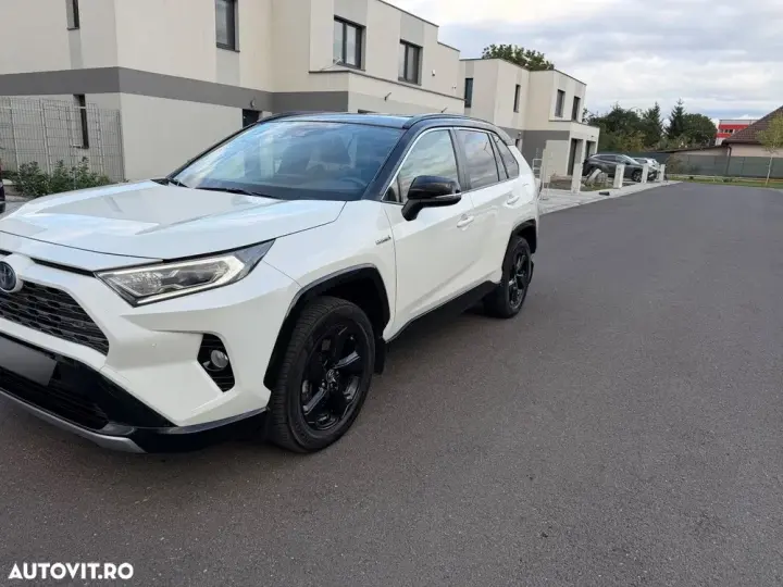 Toyota RAV4 V