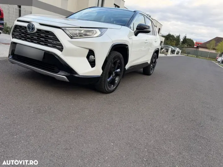 Toyota RAV4 V