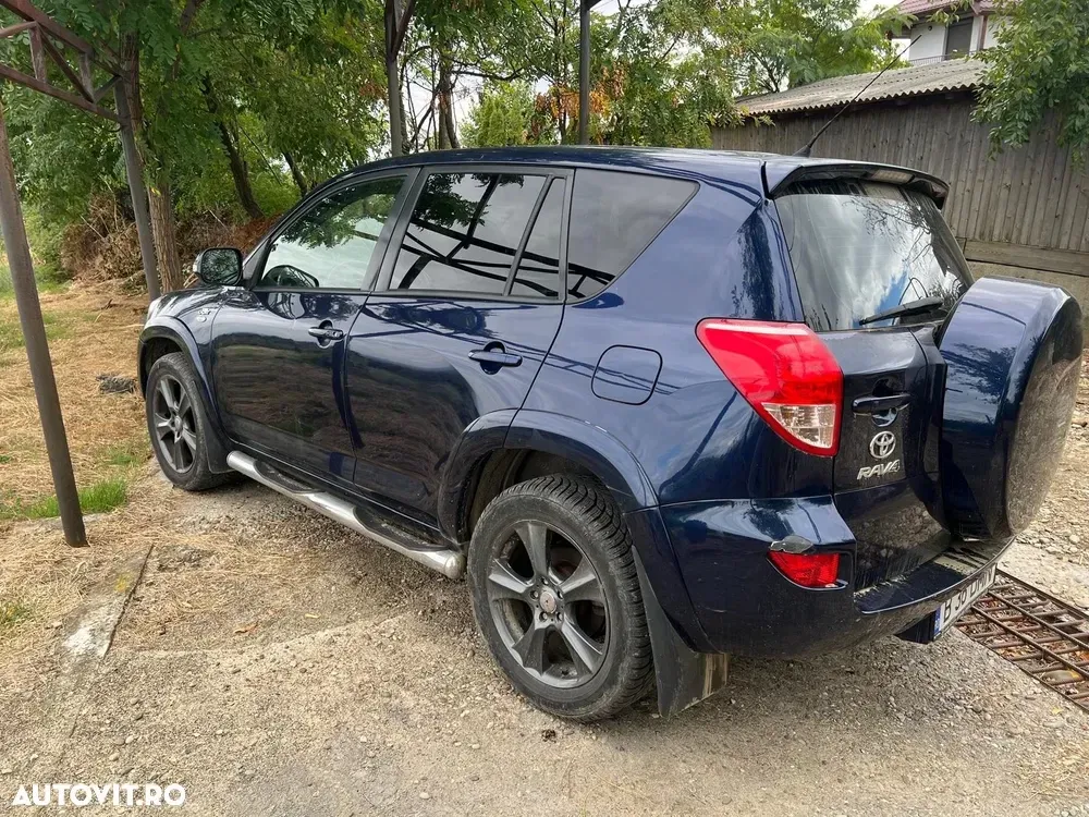 Toyota RAV4 2.2 D-4D 4x4 — imagine 3