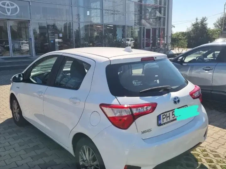 Toyota Yaris 1.5 VVT-i HSD Luna