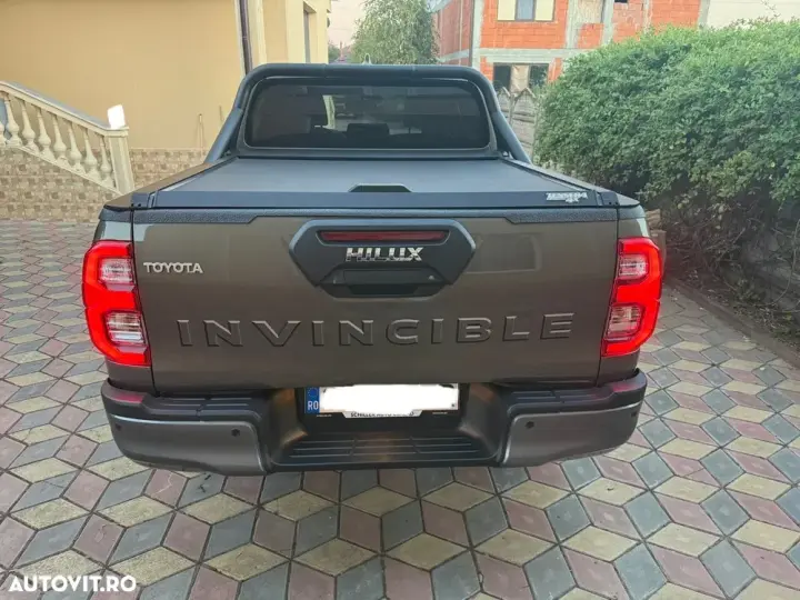 Toyota Hilux VIII 2.8D 204CP 4x4 Double Cab AT Invincible Color Edition
